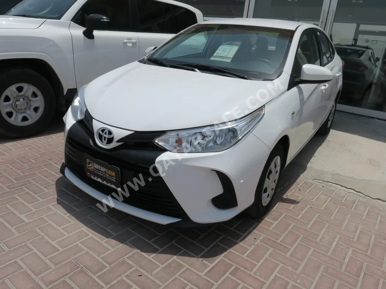 Toyota  Yaris  2022  Automatic  80,000 Km  4 Cylinder  Front Wheel Drive (FWD)  Sedan  White