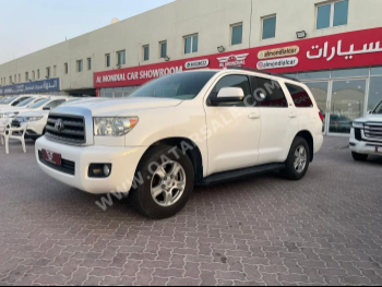 Toyota  Sequoia  SR5  2015  Automatic  236,000 Km  8 Cylinder  Four Wheel Drive (4WD)  SUV  White