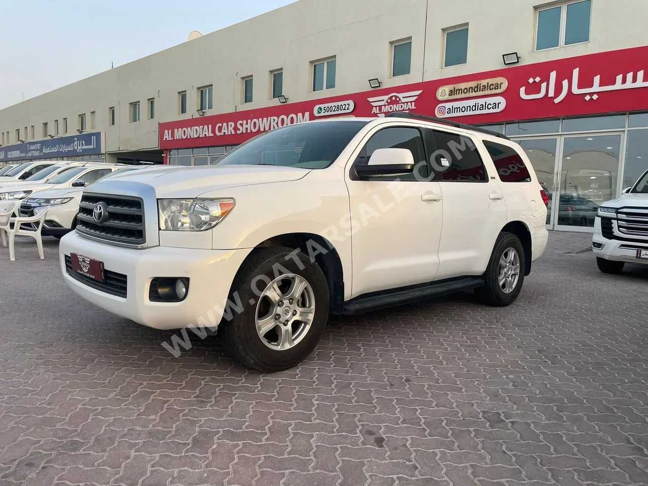 Toyota  Sequoia  SR5  2015  Automatic  236,000 Km  8 Cylinder  Four Wheel Drive (4WD)  SUV  White