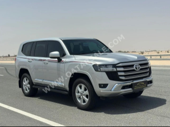 Toyota  Land Cruiser  GXR  2025  Automatic  2,000 Km  6 Cylinder  Four Wheel Drive (4WD)  SUV  Silver  With Warranty