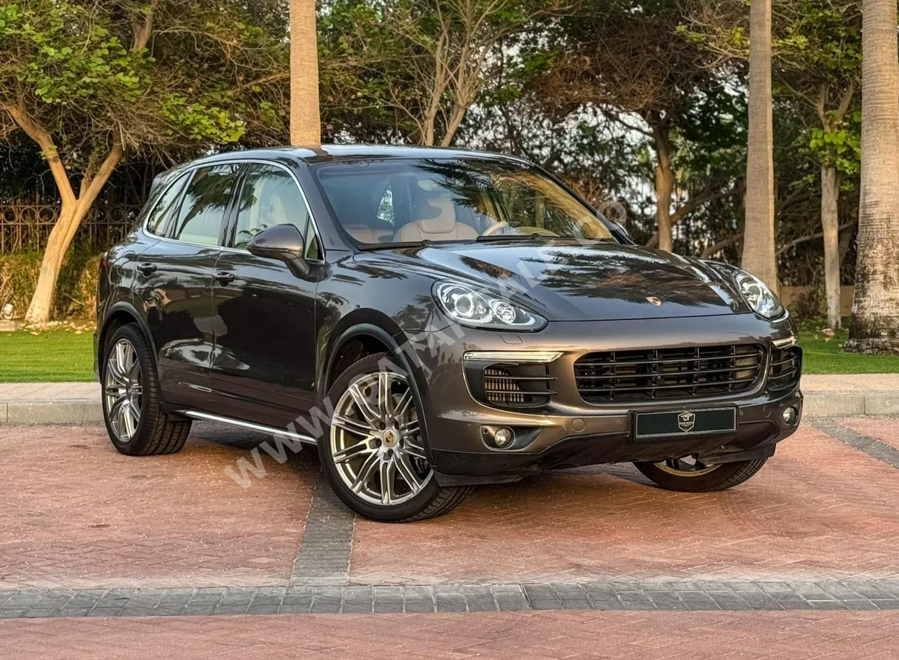Porsche  Cayenne  S  2015  Automatic  78,000 Km  8 Cylinder  Four Wheel Drive (4WD)  SUV  Gold
