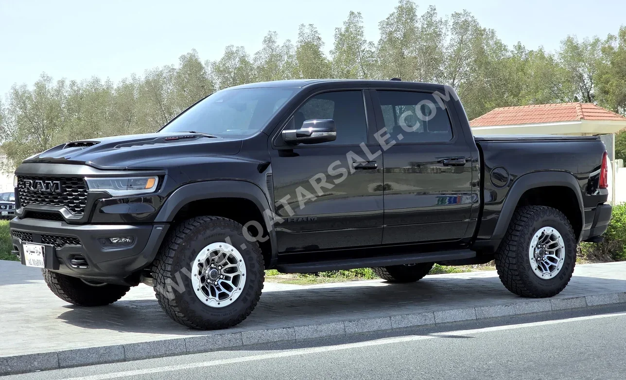 Dodge  Ram  1500 RHO  2025  Automatic  1,000 Km  6 Cylinder  Four Wheel Drive (4WD)  Pick Up  Black  With Warranty
