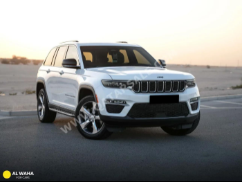 Jeep  Grand Cherokee  Limited  2022  Automatic  80,000 Km  6 Cylinder  Four Wheel Drive (4WD)  SUV  White  With Warranty
