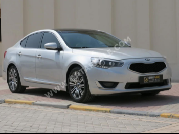 Kia  Cadenza  2015  Automatic  66,000 Km  6 Cylinder  Front Wheel Drive (FWD)  Sedan  Silver