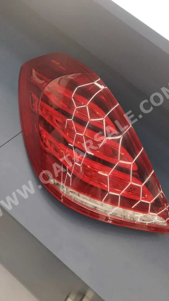 Car Parts - Mercedes-Benz  S-Class  - Lightning & Fuses