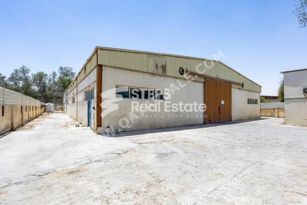 Warehouses & Stores - Al Rayyan  - Industrial Area  -Area Size: 1000 Square Meter