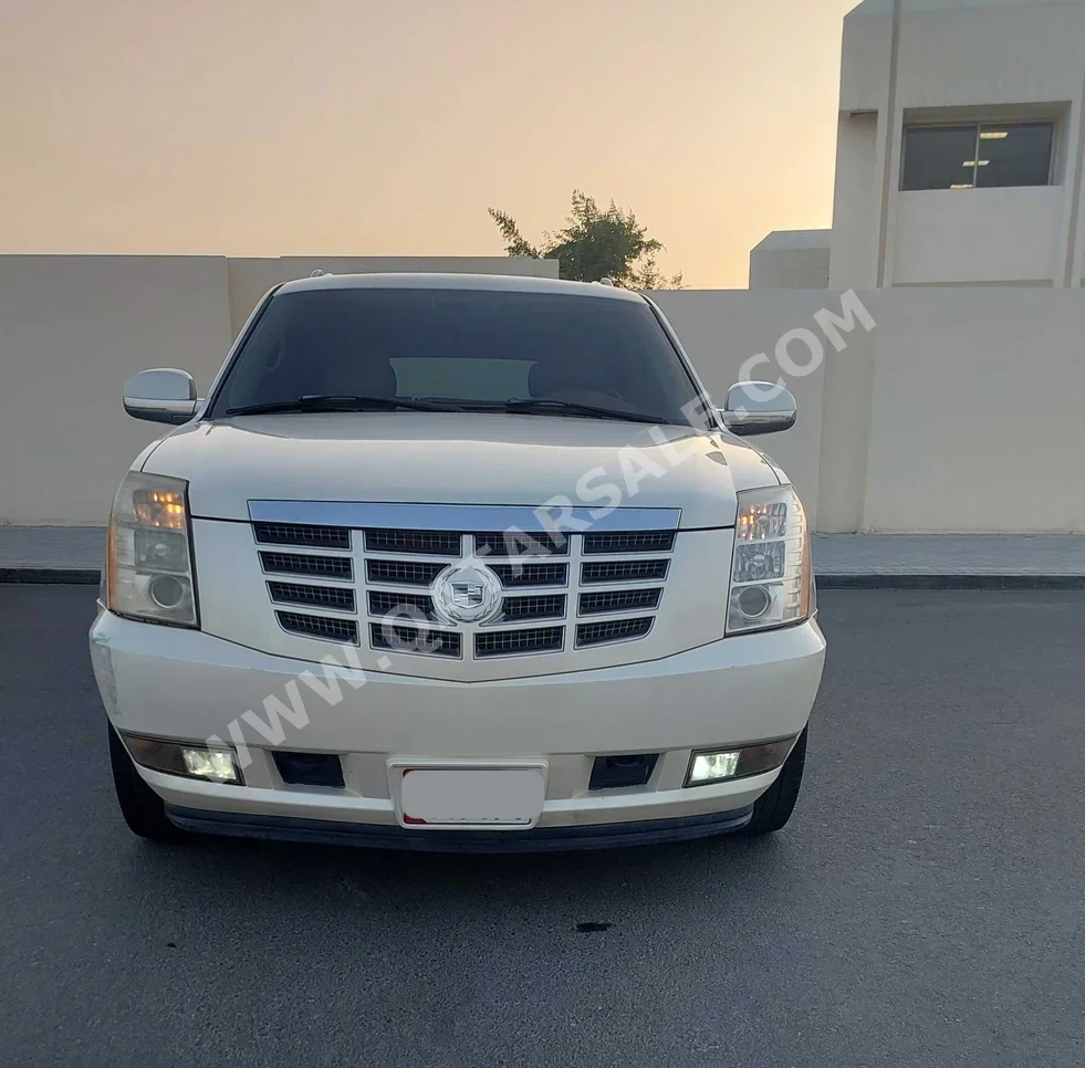Cadillac  Escalade  ESV  2008  Automatic  247,000 Km  8 Cylinder  All Wheel Drive (AWD)  SUV  Pearl