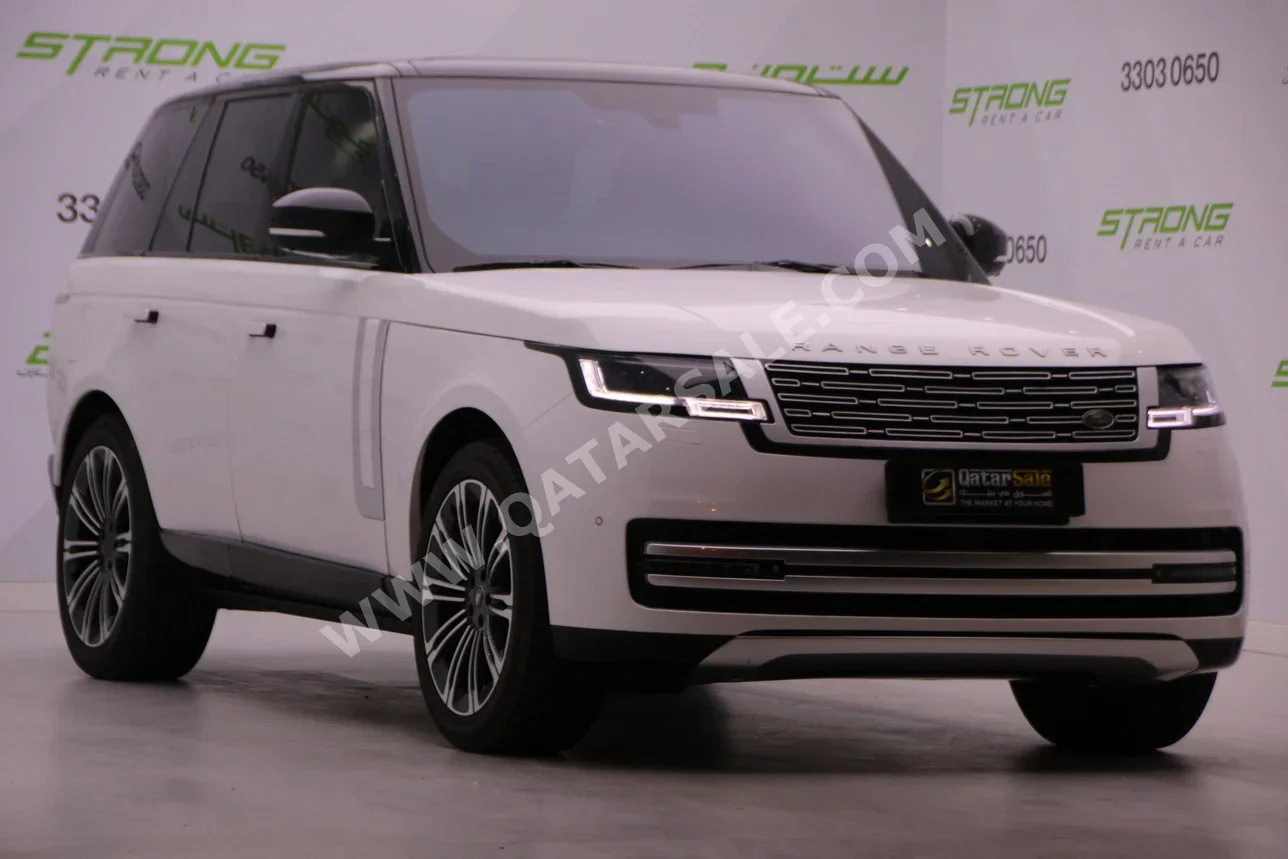 Land Rover  Range Rover  Vogue  2014  Automatic  150,000 Km  8 Cylinder  Four Wheel Drive (4WD)  SUV  White