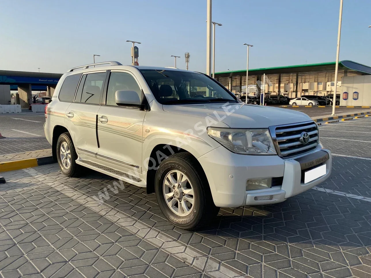 Toyota Land Cruiser G Limited 2009 Automatic 197,000 Km 6 Cylinder Four Wheel Drive (4WD) SUV White