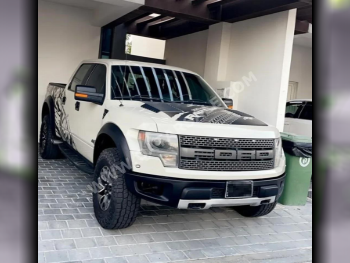 Ford  F  150 Raptor  2013  Automatic  229,000 Km  8 Cylinder  Four Wheel Drive (4WD)  Pick Up  Beige