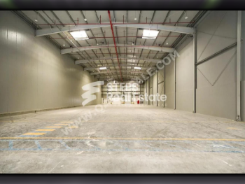 Warehouses & Stores - Umm Salal  - Umm Salal Ali  -Area Size: 2800 Square Meter