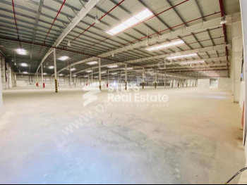 Warehouses & Stores - Umm Salal  - Umm Salal Ali  -Area Size: 2500 Square Meter