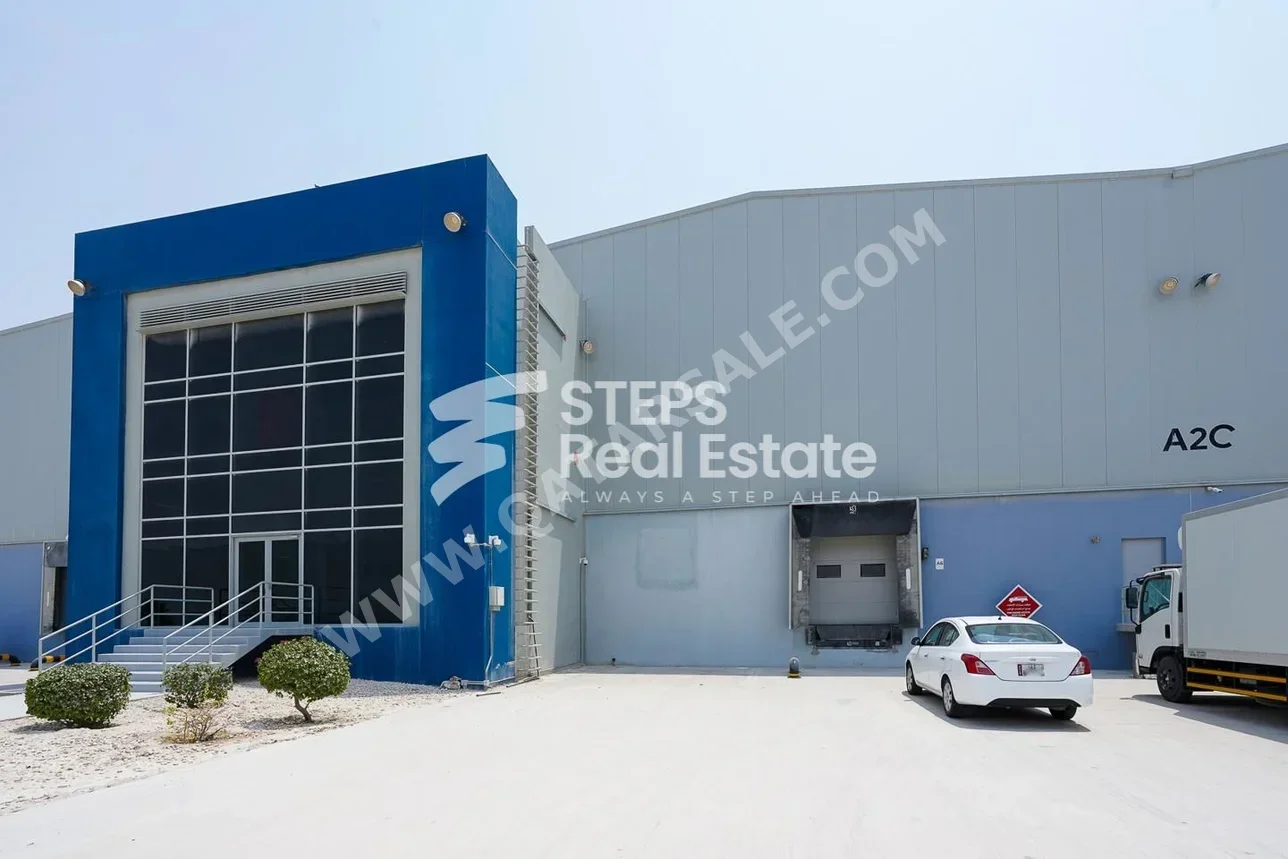Warehouses & Stores - Umm Salal  - Umm Salal Ali  -Area Size: 1400 Square Meter