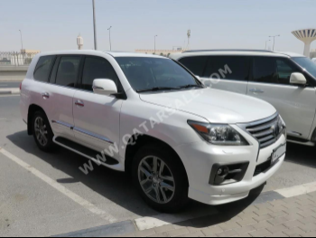 Lexus  LX  570  2013  Automatic  205,000 Km  8 Cylinder  Four Wheel Drive (4WD)  SUV  White