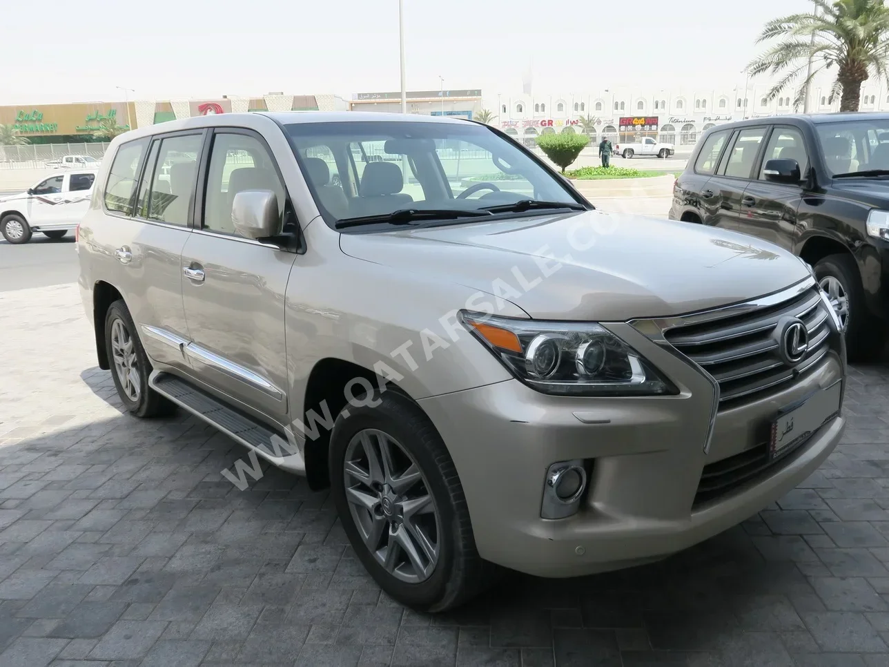 Lexus  LX  570  2013  Automatic  169,000 Km  8 Cylinder  Four Wheel Drive (4WD)  SUV  Gold