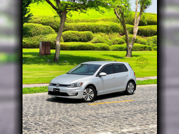 Volkswagen  Golf  2019  Automatic  35,200 Km  0 Cylinder  Rear Wheel Drive (RWD)  Sedan  Silver