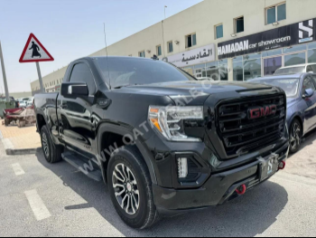 GMC  Sierra  AT4  2020  Automatic  163,000 Km  8 Cylinder  Four Wheel Drive (4WD)  Pick Up  Black