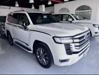 Toyota  Land Cruiser  VX Twin Turbo  2023  Automatic  72,000 Km  6 Cylinder  Four Wheel Drive (4WD)  SUV  White  With Warranty