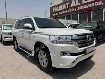 Toyota  Land Cruiser  VXR  2018  Automatic  67,000 Km  8 Cylinder  Four Wheel Drive (4WD)  SUV  White
