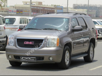 GMC  Yukon  2012  Automatic  185,000 Km  8 Cylinder  Four Wheel Drive (4WD)  SUV  Gray