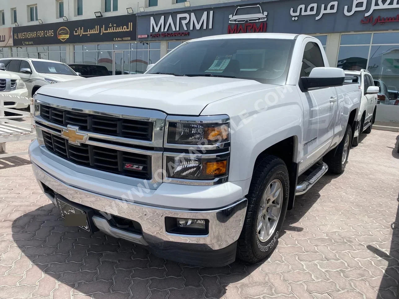 Chevrolet  Silverado  2015  Automatic  111,000 Km  8 Cylinder  Four Wheel Drive (4WD)  Pick Up  White