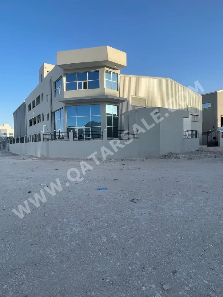 مخازن و مستودعات - الوكرة  - بركة العوامر  -المساحة: 1000 متر مربع
