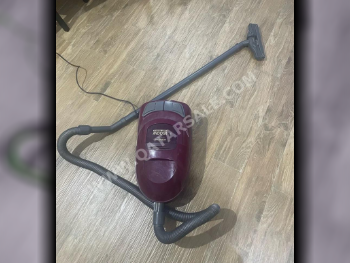 Hitachi  Red  2  Japan  Light Weight  Converts Into Handheld Vacuum /  Stick Vacuum  2020
