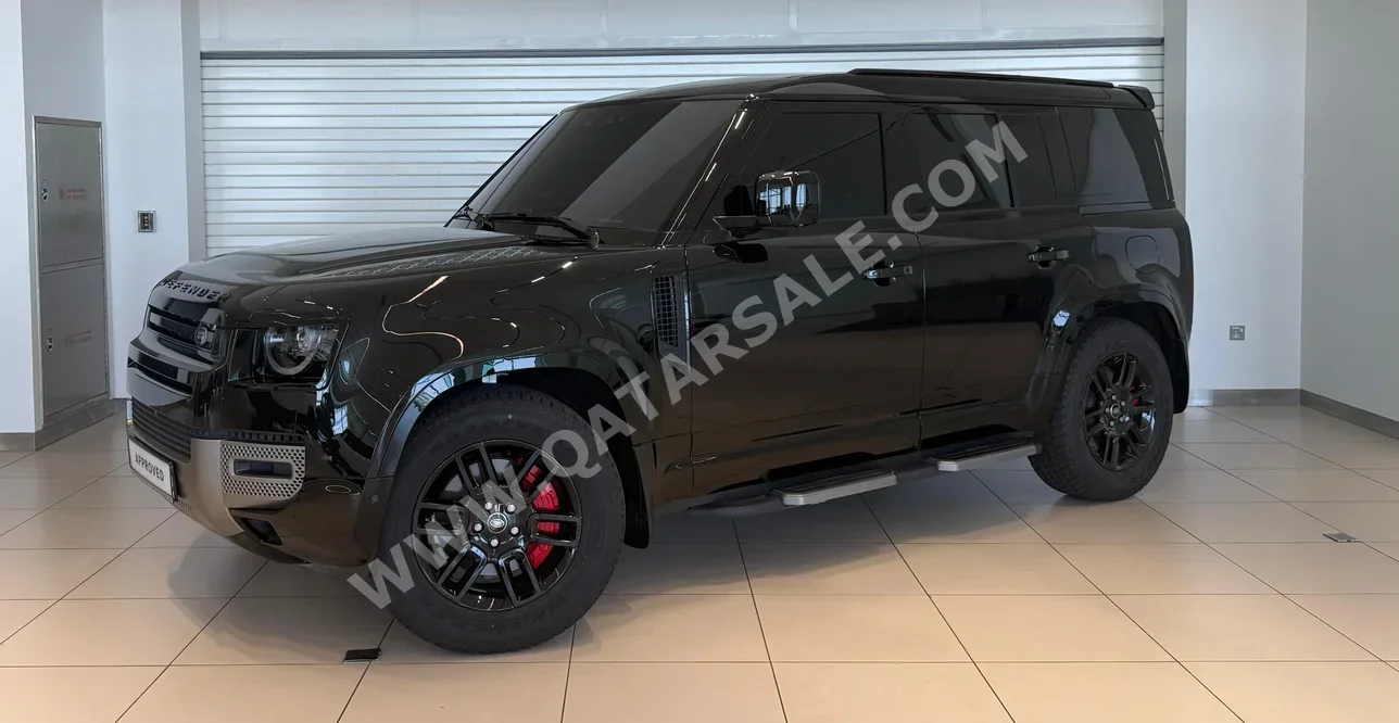 Land Rover  Defender  110 S  2025  Automatic  20,964 Km  4 Cylinder  Four Wheel Drive (4WD)  SUV  Black  With Warranty