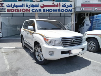 Toyota  Land Cruiser  VXR  2012  Automatic  350,000 Km  8 Cylinder  Four Wheel Drive (4WD)  SUV  White
