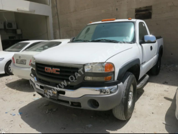 جي ام سي  سييرا  2500 HD  2002  اوتوماتيك  390,000 كم  8 سلندر  دفع خلفي  بيكب  أبيض