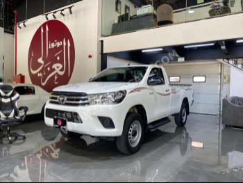Toyota  Hilux  2025  Manual  4,000 Km  4 Cylinder  Four Wheel Drive (4WD)  Pick Up  White