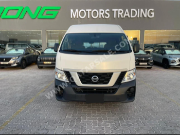 Nissan  Urvan  2022  Manual  90,000 Km  4 Cylinder  Front Wheel Drive (FWD)  Van / Bus  White