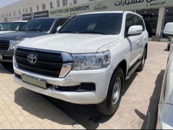 Toyota  Land Cruiser  GX  2017  Automatic  268,000 Km  6 Cylinder  Four Wheel Drive (4WD)  SUV  White