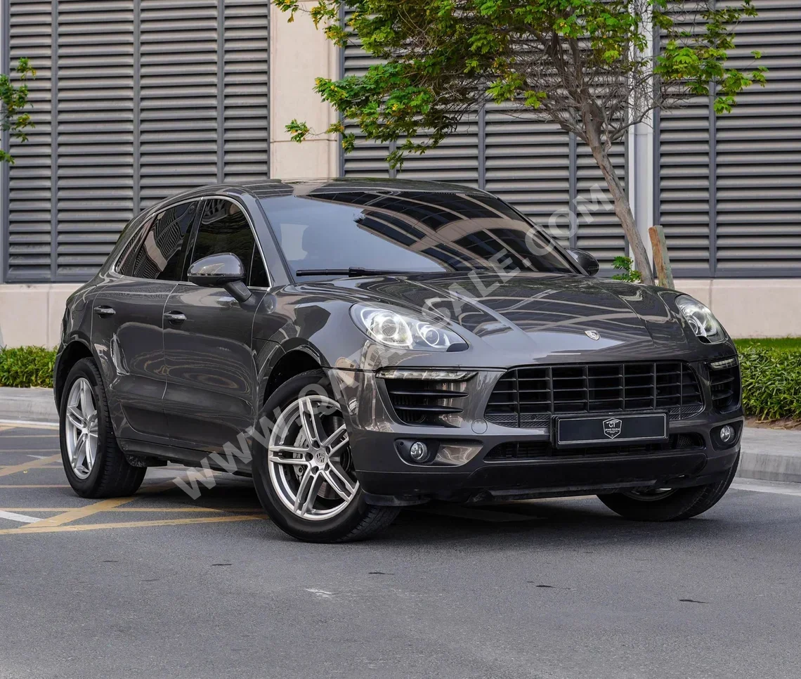 Porsche  Macan  2015  Automatic  50,000 Km  4 Cylinder  Four Wheel Drive (4WD)  SUV  Brown