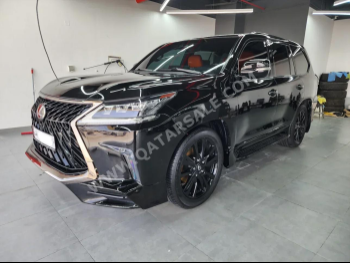 Lexus  LX  570 S  2017  Automatic  290,000 Km  8 Cylinder  Four Wheel Drive (4WD)  SUV  Black