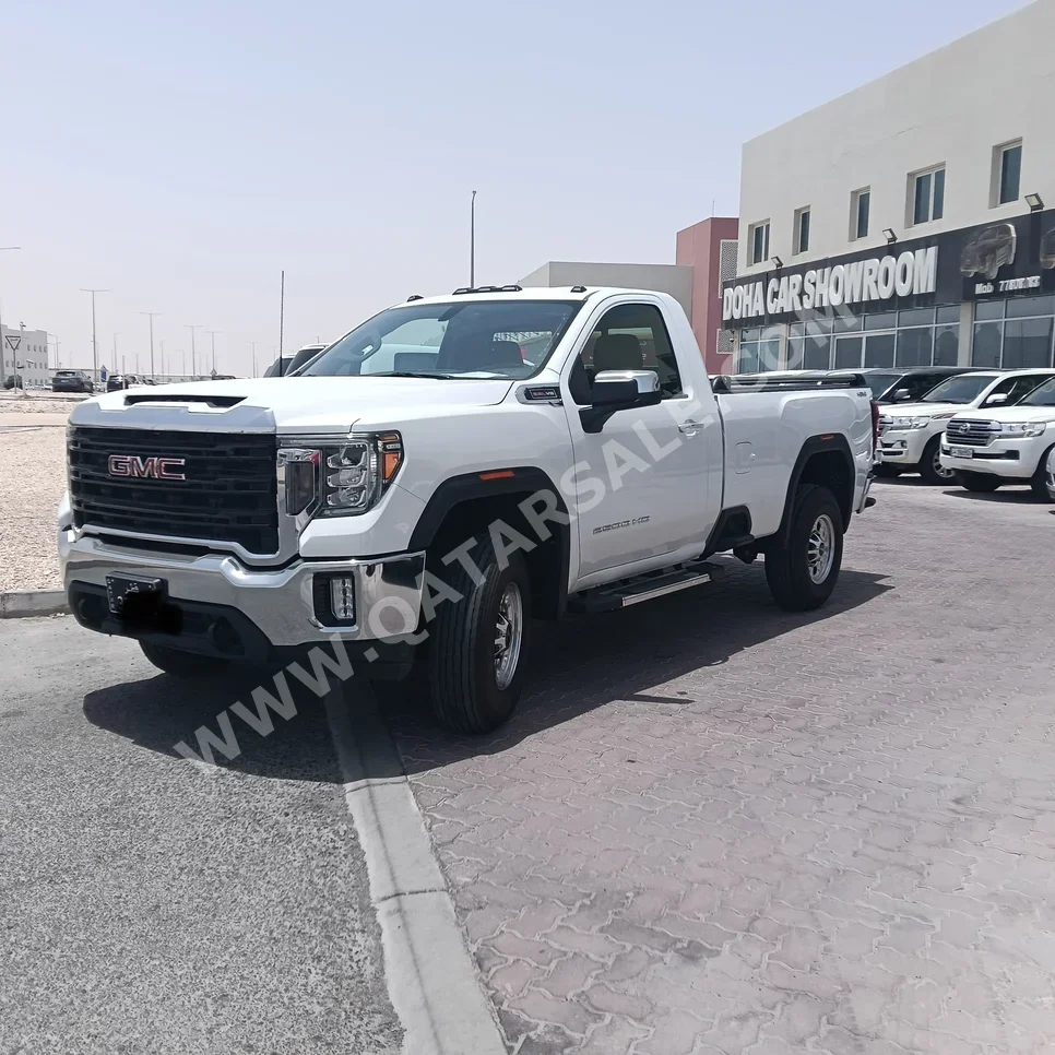GMC  Sierra  2500 HD  2020  Automatic  141,000 Km  8 Cylinder  Four Wheel Drive (4WD)  Pick Up  White