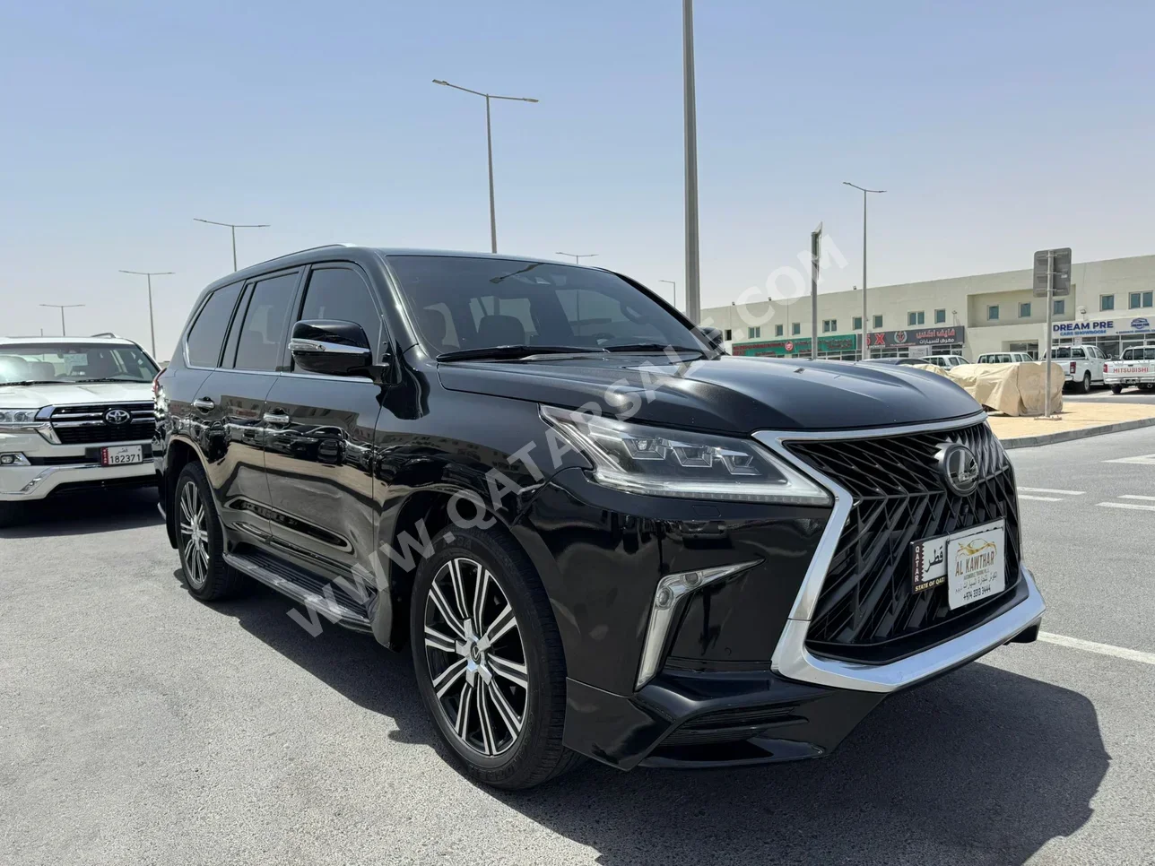 Lexus  LX  570 S  2018  Automatic  214,000 Km  8 Cylinder  Four Wheel Drive (4WD)  SUV  Black
