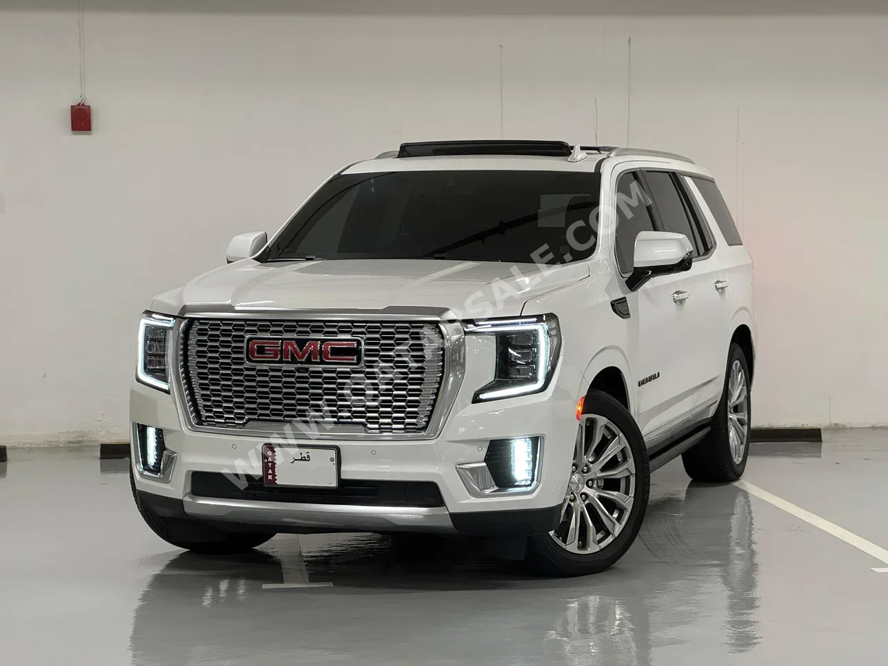 GMC  Yukon  Denali  2023  Automatic  79,000 Km  8 Cylinder  Four Wheel Drive (4WD)  SUV  White  With Warranty