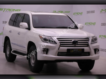 Lexus  LX  570  2012  Automatic  300,000 Km  8 Cylinder  Four Wheel Drive (4WD)  SUV  White
