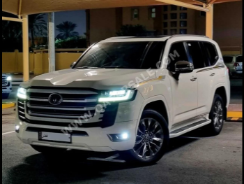 Toyota  Land Cruiser  VXR Twin Turbo  2022  Automatic  82,500 Km  6 Cylinder  Four Wheel Drive (4WD)  SUV  White Matte  With Warranty
