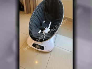 مقعد الطفل / الكراسي الهزازة والأراجيح