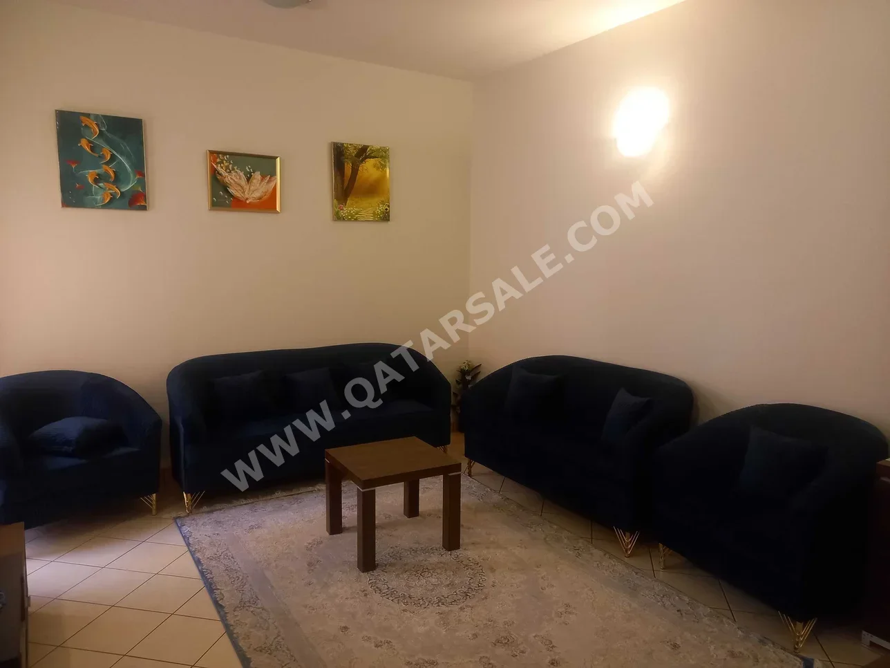 الأرائك والكنب والكراسي كنبة بثلاث مثاعد و 4 كراسي بذراعين  - مزيج القطن \ القطن  - أزرق
