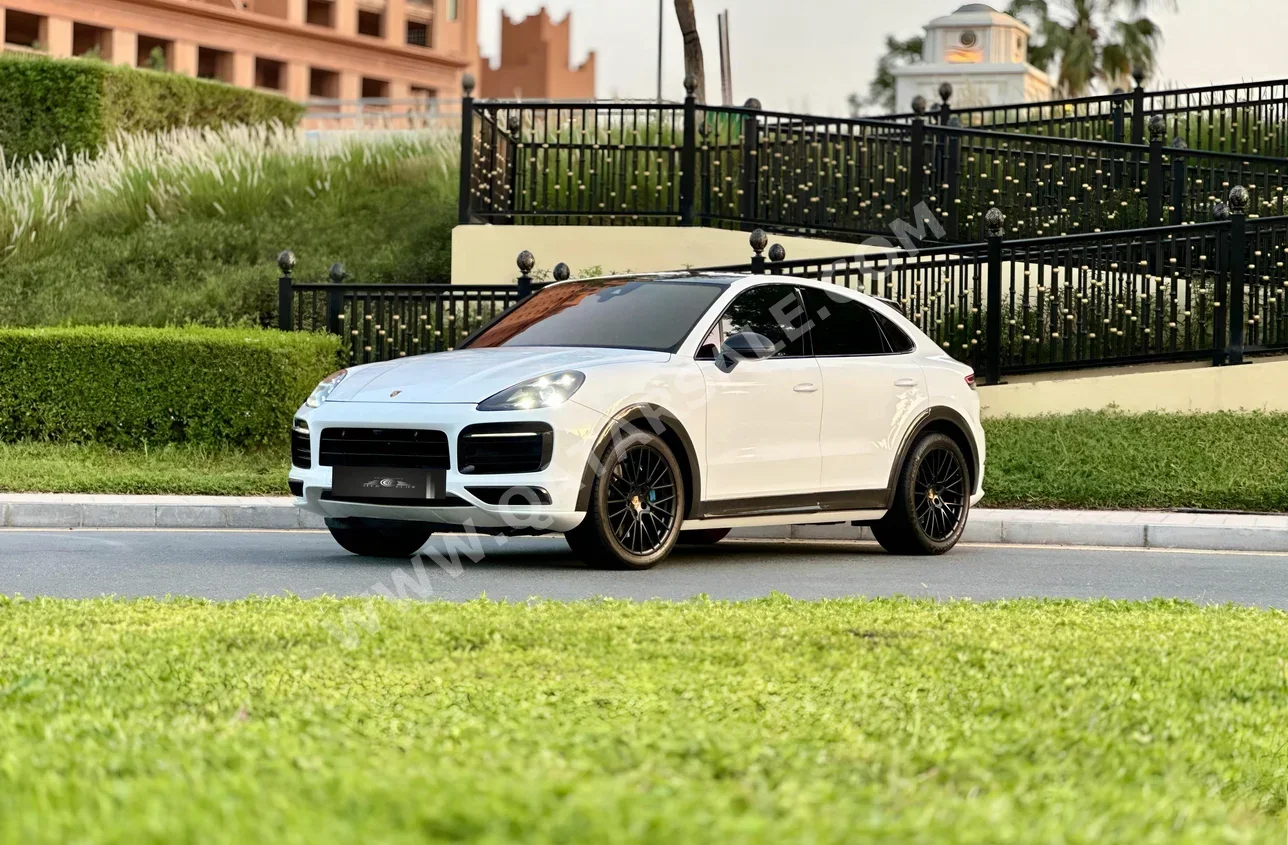 Porsche  Cayenne  GTS  2021  Automatic  94,000 Km  8 Cylinder  Four Wheel Drive (4WD)  SUV  White  With Warranty