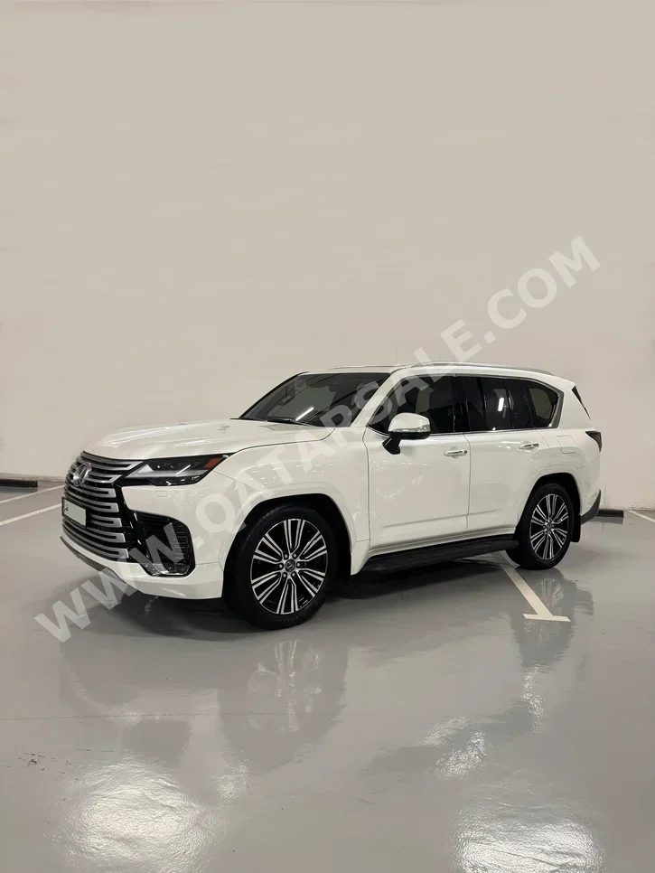 Lexus  LX  600 Luxury  2024  Automatic  6,000 Km  6 Cylinder  All Wheel Drive (AWD)  SUV  White  With Warranty