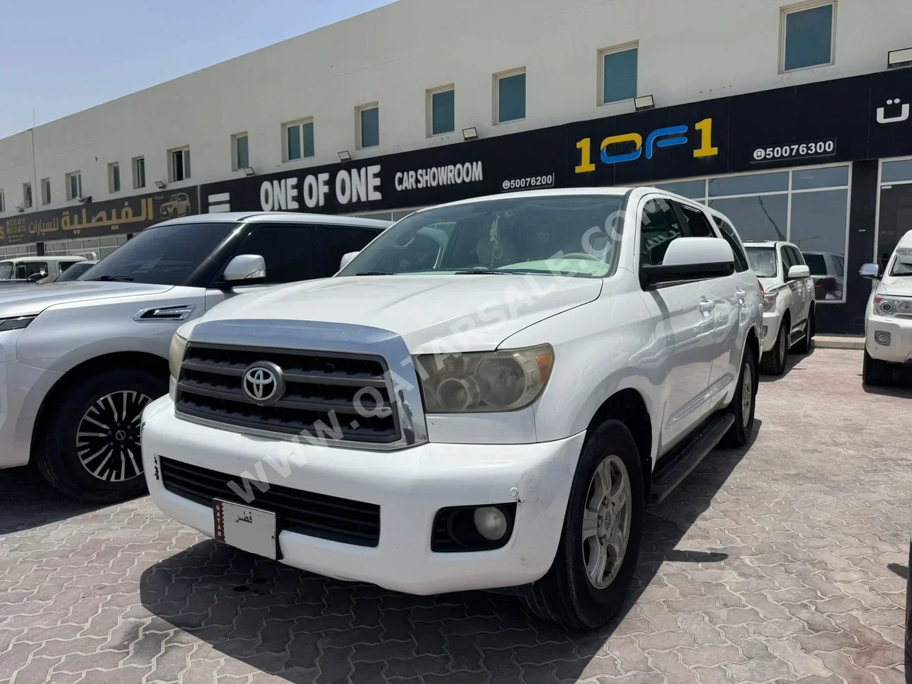  Toyota  Sequoia  SR5  2014  Automatic  333,000 Km  8 Cylinder  Four Wheel Drive (4WD)  SUV  White  With Warranty