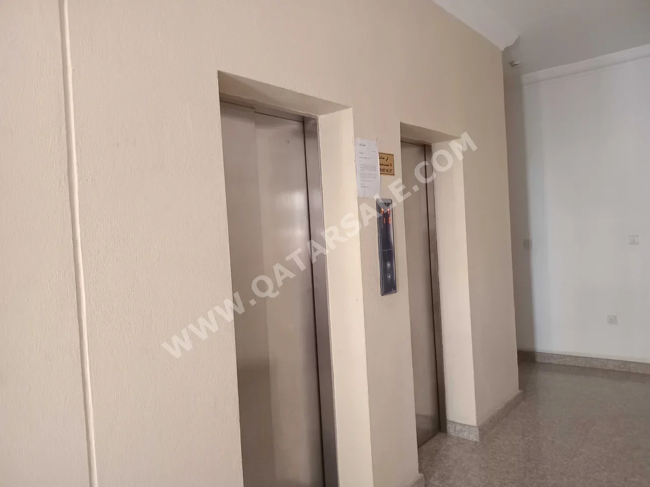 2 Bedrooms  Apartment  For Rent  in Doha -  Fereej Bin Mahmoud  Not Furnished