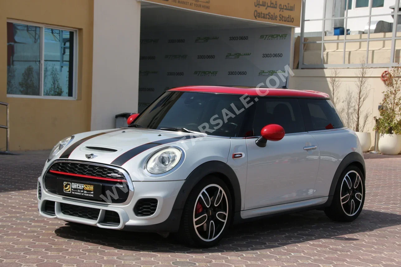 Mini  Cooper  JCW  2017  Automatic  84,000 Km  4 Cylinder  Front Wheel Drive (FWD)  Hatchback  Red and Silver