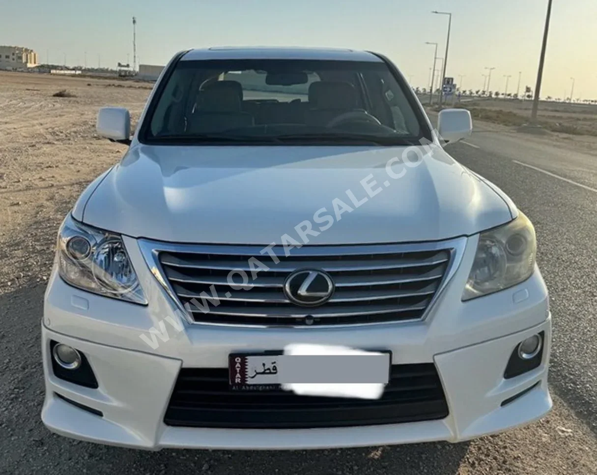 Lexus  LX  570  2011  Automatic  510,000 Km  8 Cylinder  Four Wheel Drive (4WD)  SUV  White
