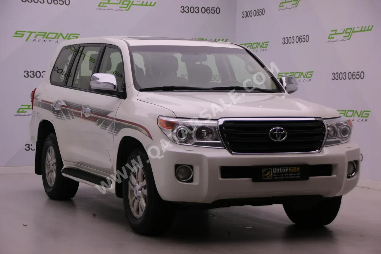 Toyota  Land Cruiser  GXR  2012  Automatic  368,000 Km  8 Cylinder  Four Wheel Drive (4WD)  SUV  Pearl