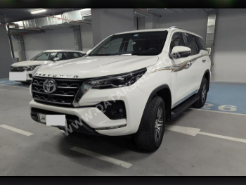 Toyota  Fortuner  2024  Automatic  11,000 Km  6 Cylinder  Four Wheel Drive (4WD)  SUV  White  With Warranty